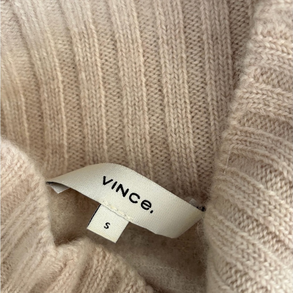 Vince Cashmere Side Slit Turtleneck Sweater Oatmeal Cream Sz Small - Picture 8 of 9